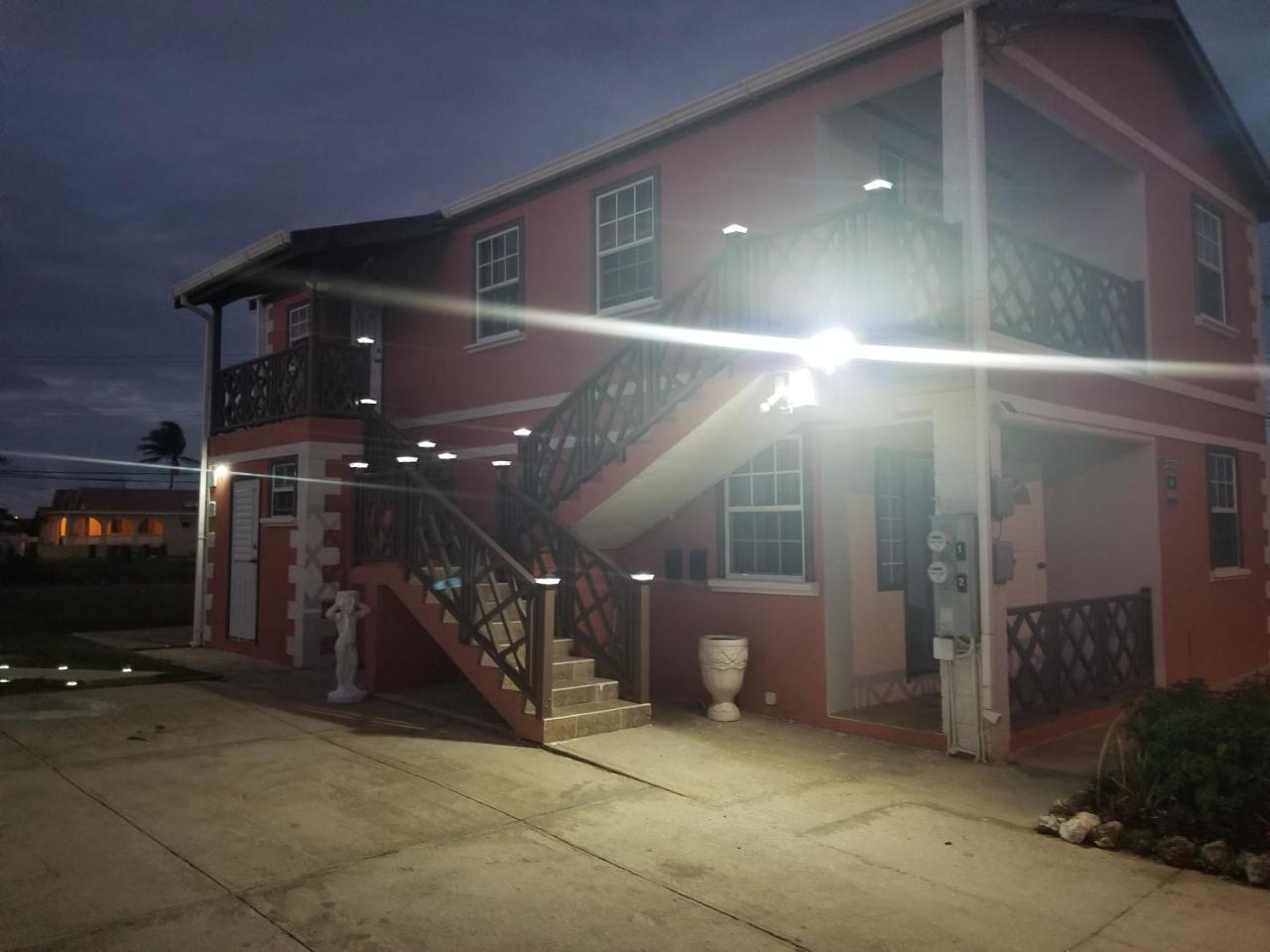 Breezy Apts Saint Phillip Exterior foto